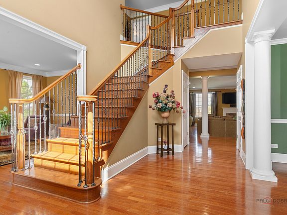 5th image of 6 Turnbury Ct
