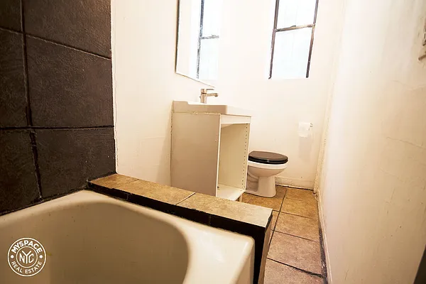 Rented by MySpaceNYC | media 25