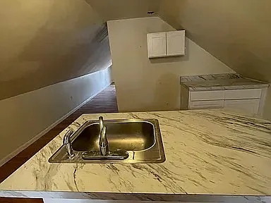 81 Goldsmith Ave #C — Photo 11