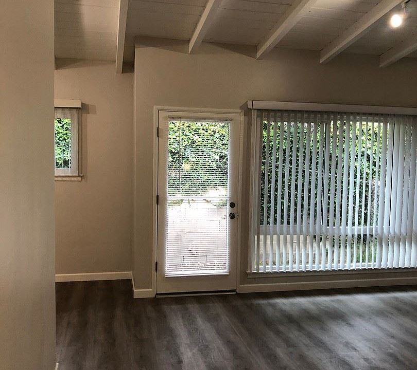 1st image of 803 N Eucalyptus Ave APT 1