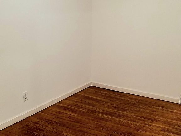 3rd image of 13520 78th Ave #14