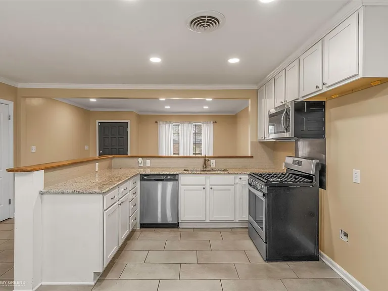 9346 Shartel Dr — Photo 21