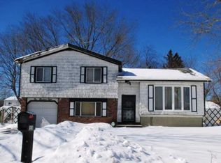 108 Branch Ave, Central Islip, NY 11722