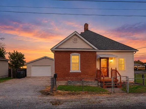 921 Columbia Rd, Dupo, IL 62239