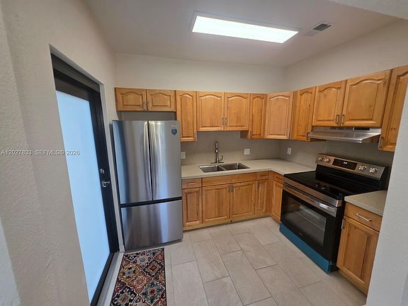 5th image of 1139 NW 37th St