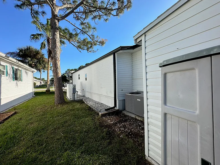 547 Lake Dr — Photo 21