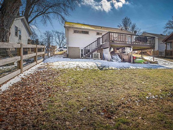 3rd image of 11 Parrott St