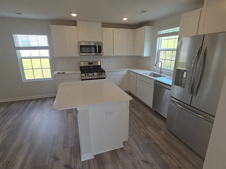 121 Tango Dr — Photo 6