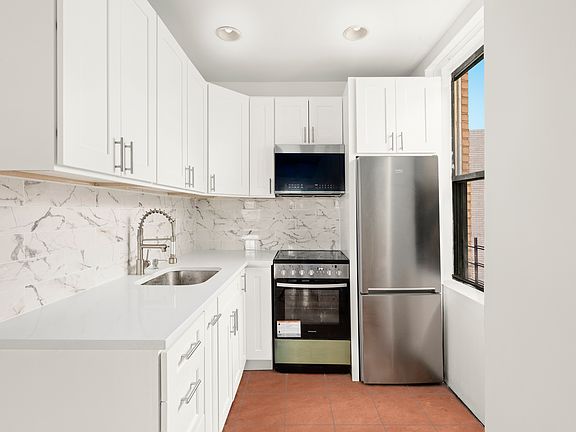 3rd image of 712 W 175th St APT 4A