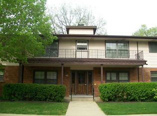 234 Washington Sq APT A, Elk Grove Village, IL 60007