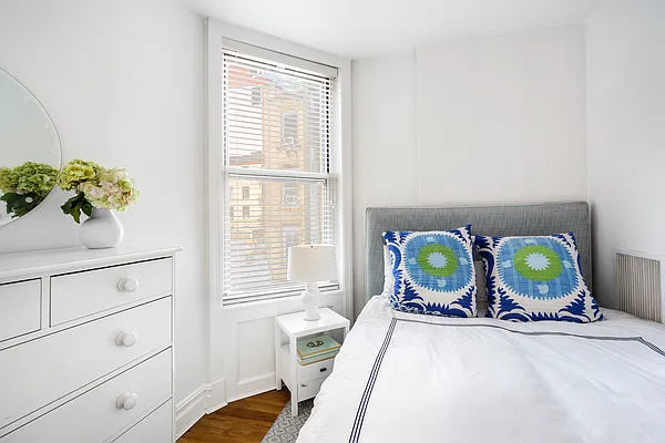 Sold by Douglas Elliman | media 12