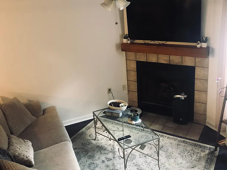 23 Colleen Ct — Photo 2