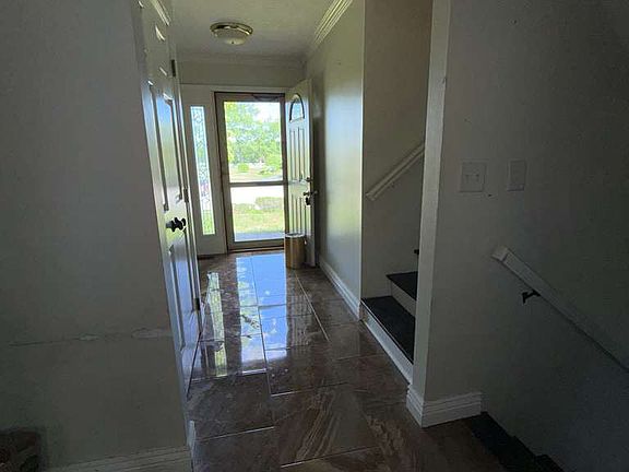 3rd image of 10676 Oakwood Ct
