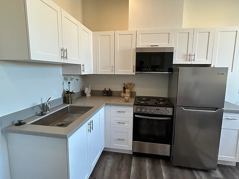 1012 E 25th St #204 — Photo 9