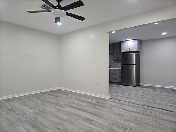 3rd image of 10518 Royal Oaks Dr