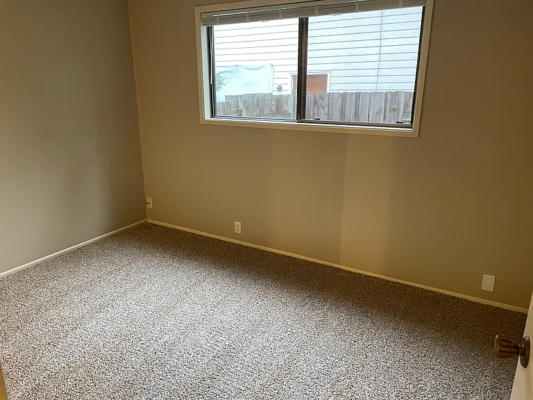 3844 Peppertree Dr — Photo 21