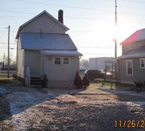 2nd image of 1053 Davids St