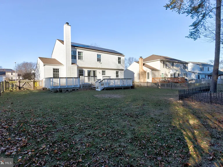 7925 Carriage Dr — Photo 35