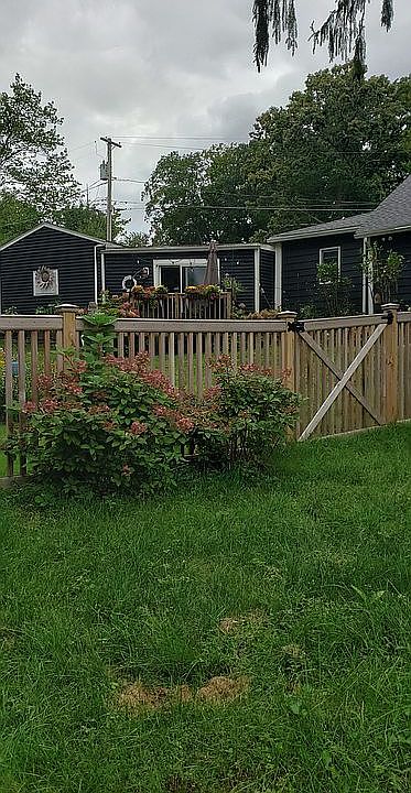 2nd image of 8 Woodvine Ave