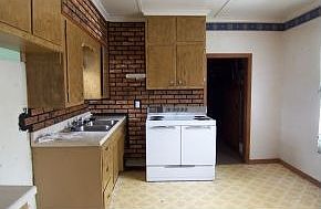 2nd image of 822 Mendlik Ave