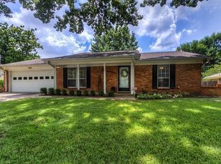 1928 Mesquite Trl, Hurst, TX 76054