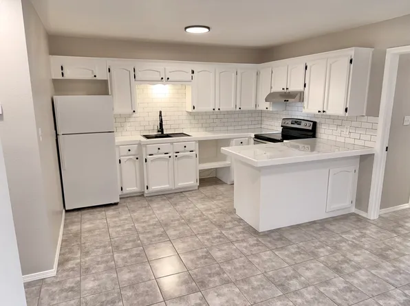 2017 Lake View Dr #2015, Mission, TX 78572