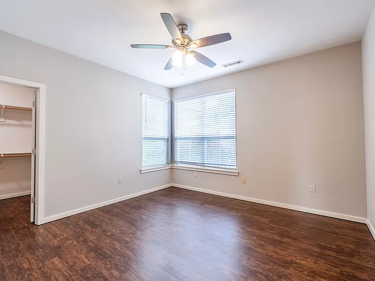 40 E Maple St #3 — Photo 8