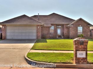 620 Madeline Ln, Moore, OK 73160