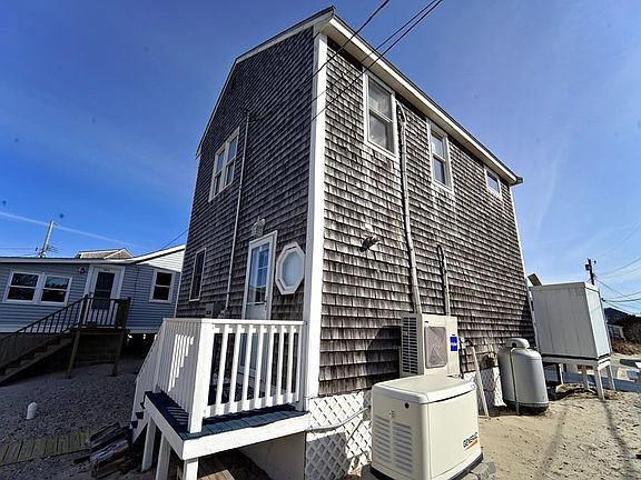 3rd image of 109B Taylor Ave