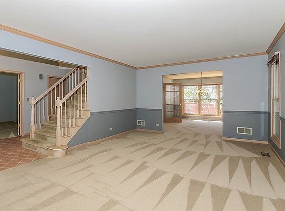 5th image of 1511 Crowfoot Cir N