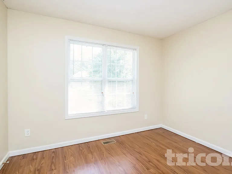 52 Spencer Ct — Photo 10