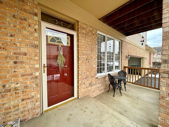 Front private patio and entrance to 1201.