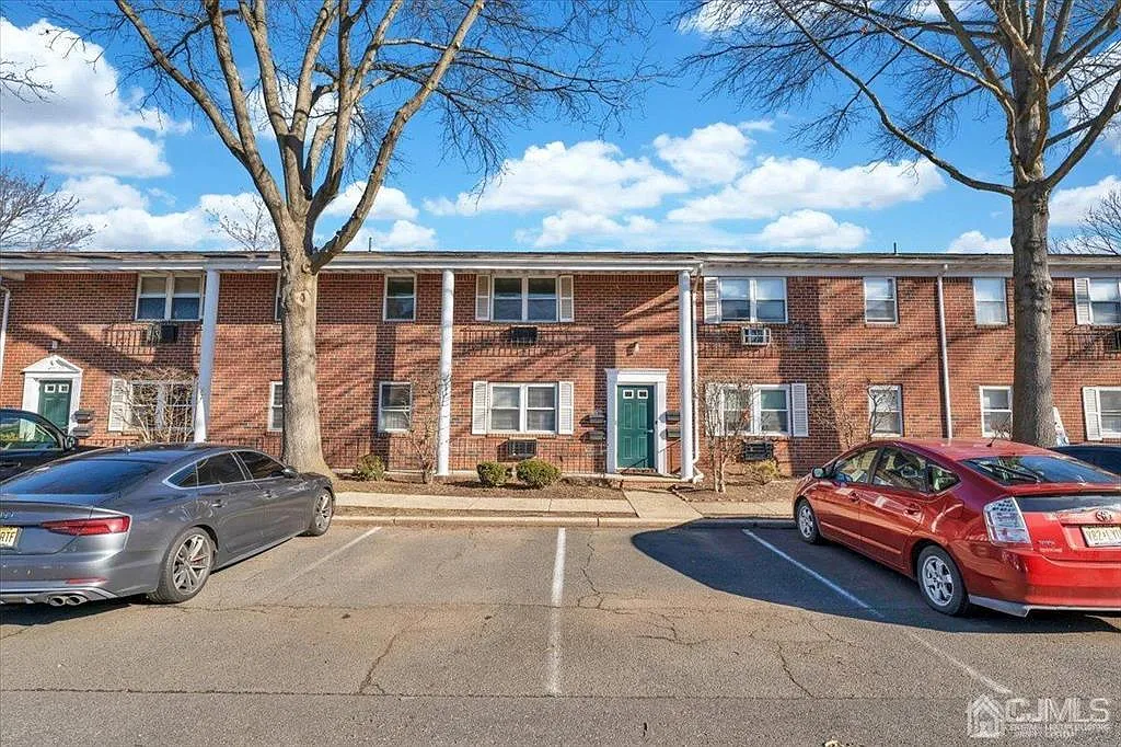 1 bed, 1.0 bath, 672 sqft, $1,900 — Photo 1