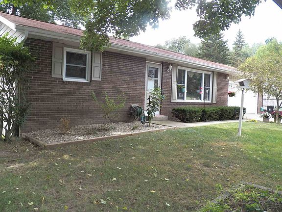 3rd image of 1103 Highland Dr