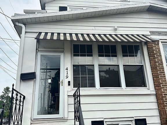 2nd image of 419 Dayton St