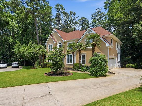 2nd image of 355 Chelsey Ct