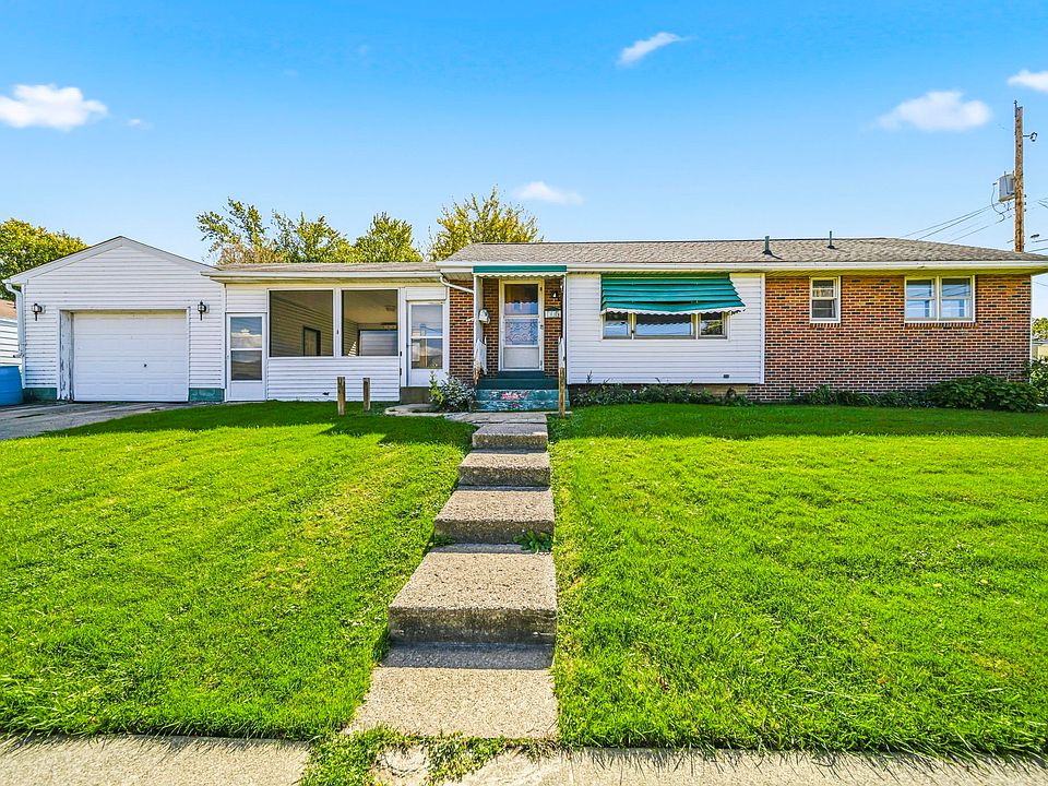 1st image of 715 W 39th St