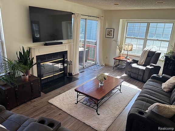 2nd image of 41532 Belden Cir