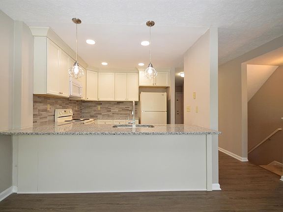 5th image of 10555 Montgomery Rd Unit 62