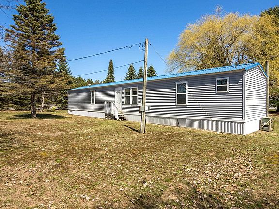 3rd image of 10781 Riley Rd