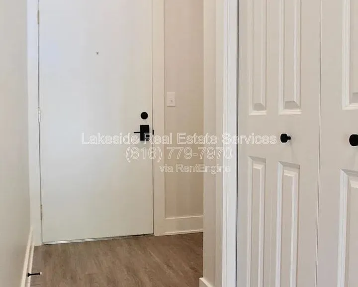 708 Wealthy St SE #H — Photo 28