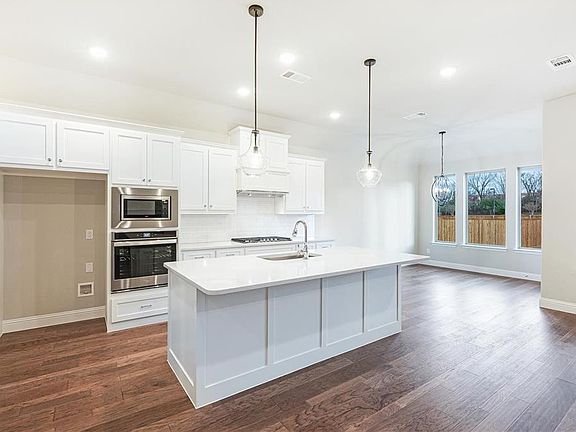 5th image of 4845 Woodbluff Ln