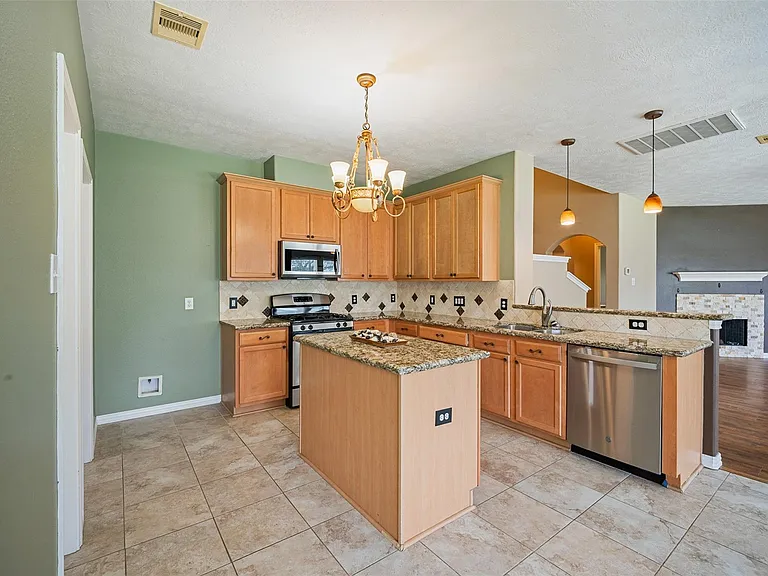2931 Silver Landing Ln — Photo 13