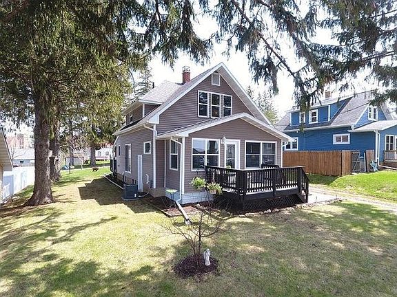 4th image of 203 W Ave S