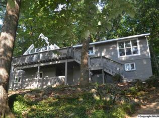 706 Stanhope Dr NE, Huntsville, AL 35801