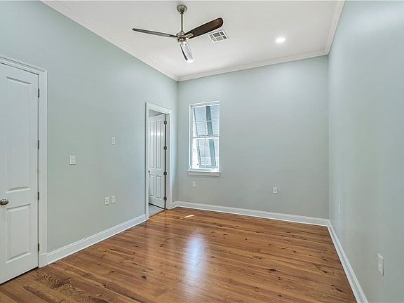 5th image of 4600 Magnolia St