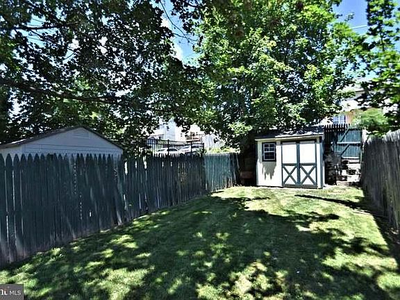 4th image of 421 Vanderslice St