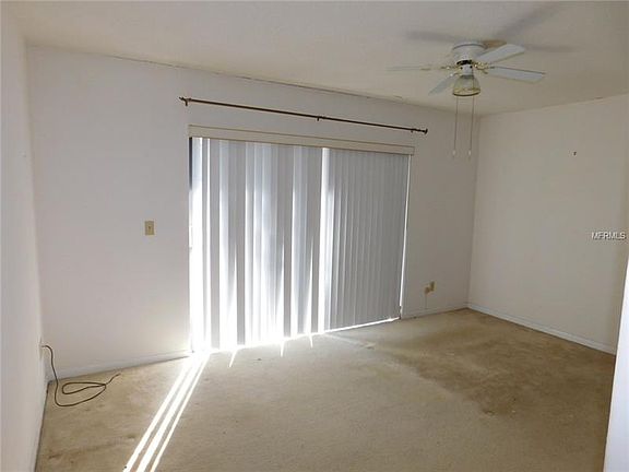 2nd image of 10421 Oakbrook Dr