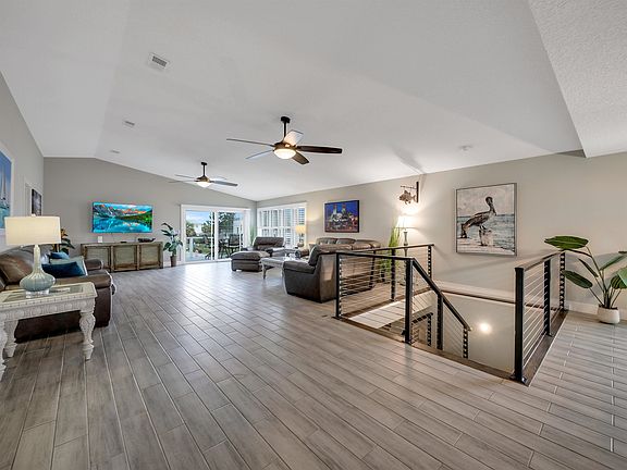 4th image of 5499 Pelican Way