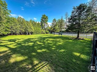 23 Greenfield Ave, Saratoga Springs, NY 12866